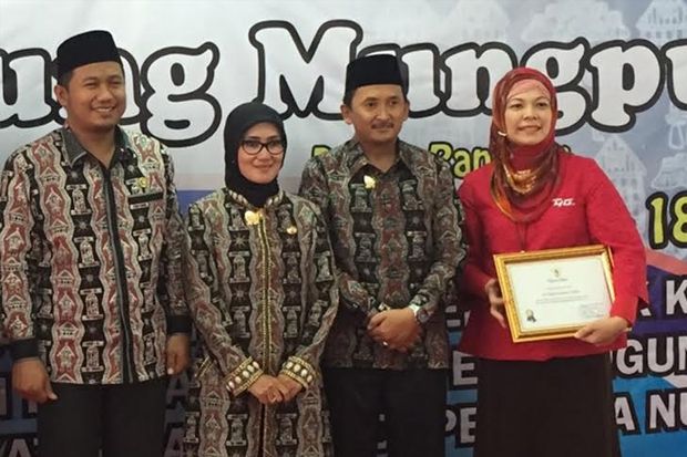 Telkomsel Sabet Dua...