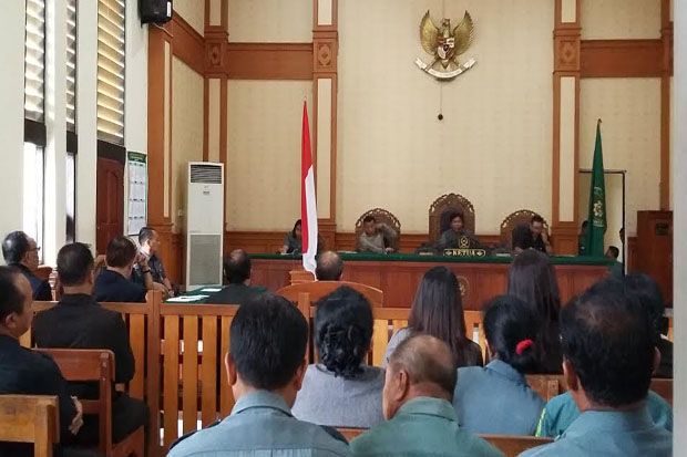 Jaksa Hadirkan Empat...