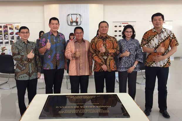 Dealer Honda Pertama...