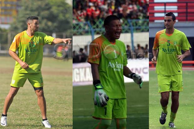Surabaya United Depak...