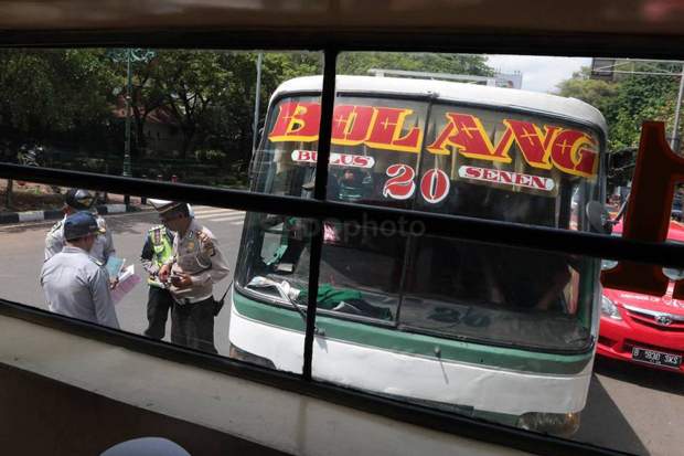 Dishub Sikat Angkutan...