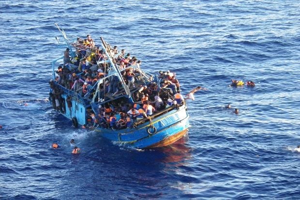 Kapal Terbalik, 18 Imigran...