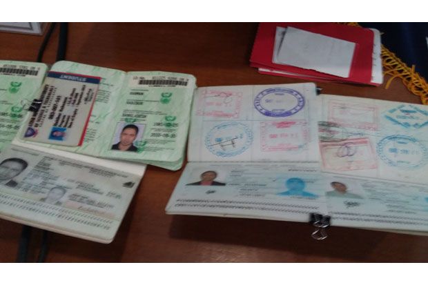 Pakai Paspor Palsu,...