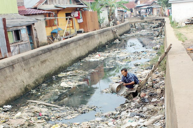 Buang Sampah ke Sungai,...