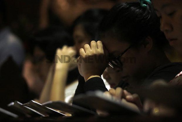 Masuk Gereja Ayam, Ahok...