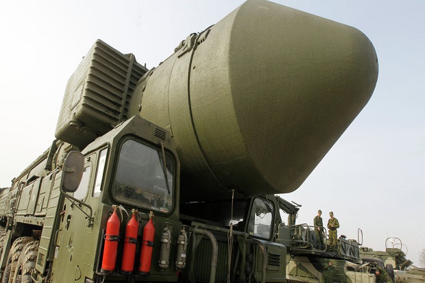 Persaingan ICBM dan...