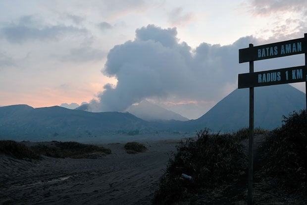 Status Bromo Siaga,...