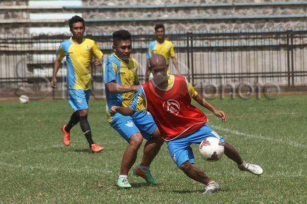 Persegres Izinkan Pemain...