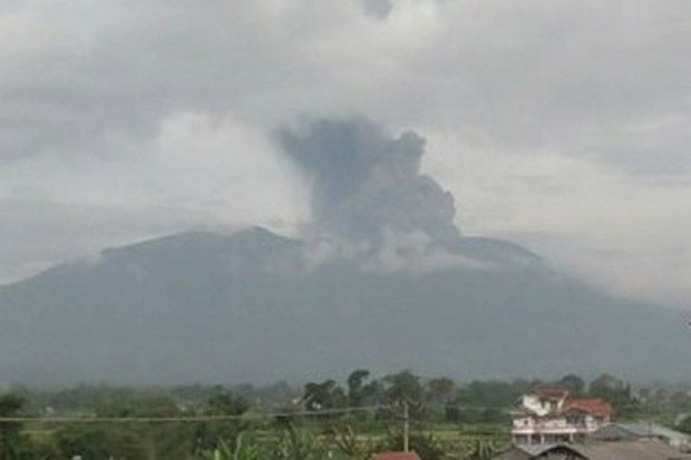 Berkunjung ke Merapi,...