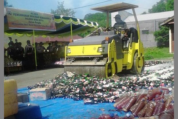 Polres Bima Kota Musnahkan...