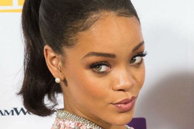 Rihanna Terlambat Rilis...
