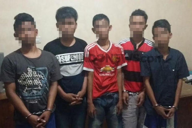 Komplotan Remaja Ini...