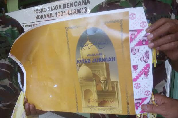 Terompet Bersampul Kitab...