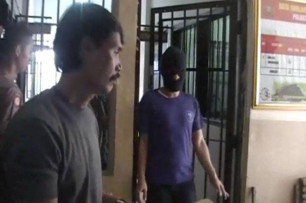 Waria Ini Berhasil Sembunyikan...