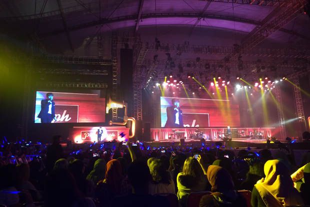 Leeteuk Panaskan Panggung...