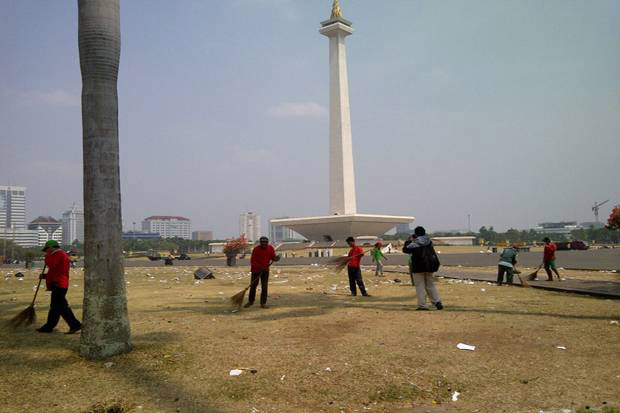 Warga Liburan ke Luar...