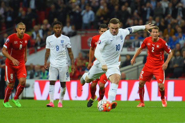 Gerrard: Rooney Harus...