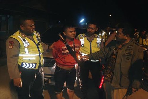 Polisi Amakan Pemuda...
