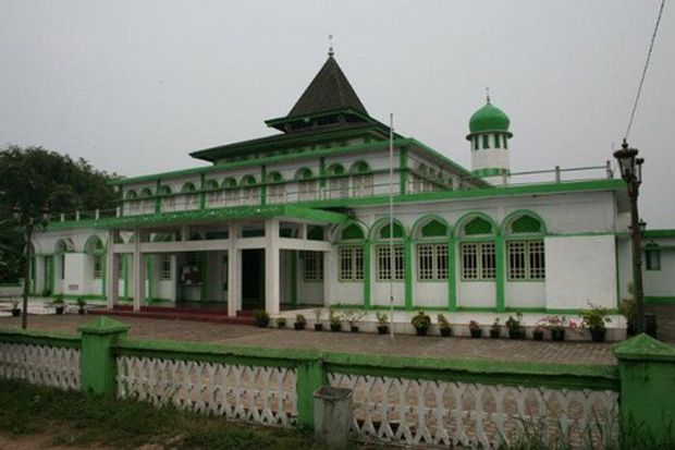 Masjid Batu Jambi, Tempat...