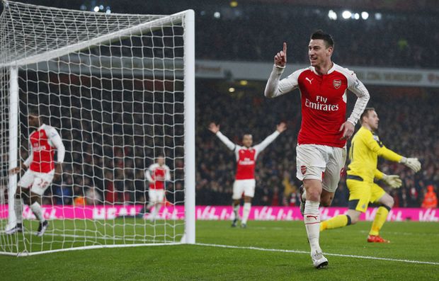 Arsenal Nyaman di Puncak...