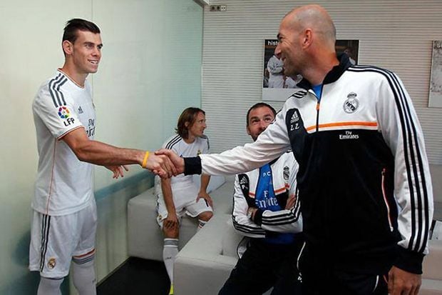Zidane Jamin Posisi...