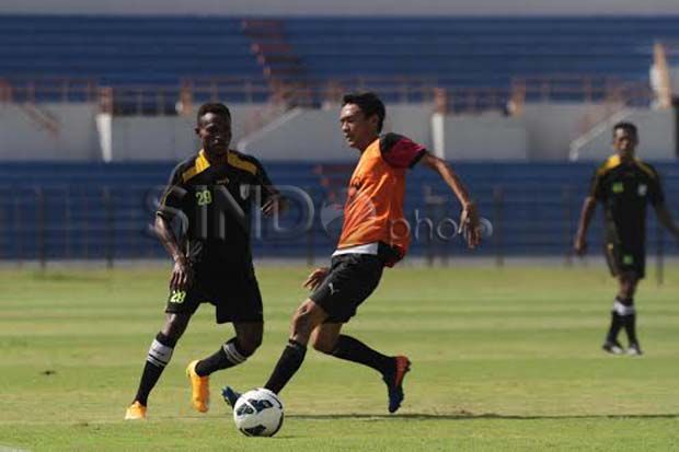Sepak Bola Pra-PON Amburadul,...