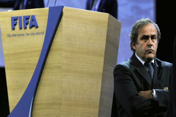 HOT NEWS: Platini Mundur...