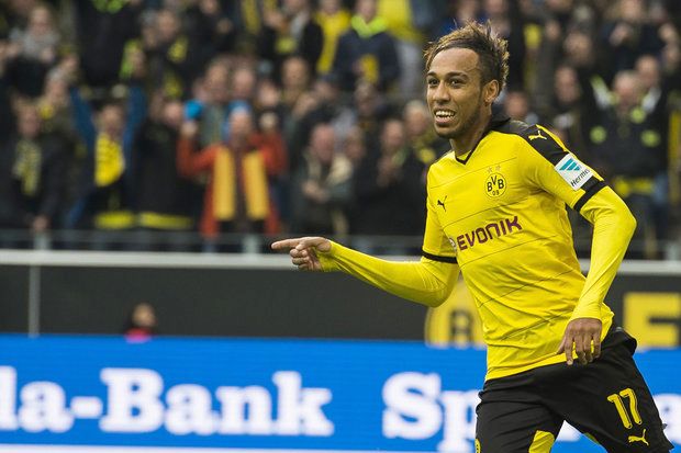 Aubameyang Raih Gelar...