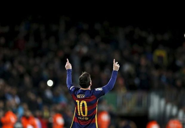 Hattrick Messi Kembalikan...