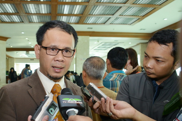Mahfudz: Partai Tak...