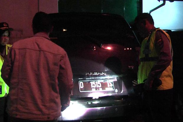 Nopol Mirip ISIS, Mobil...