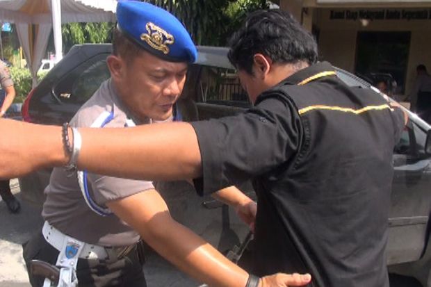 Tak Mau Kecolongan,...