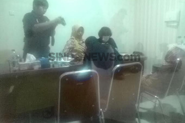Datangi RS Polri, Polisi...