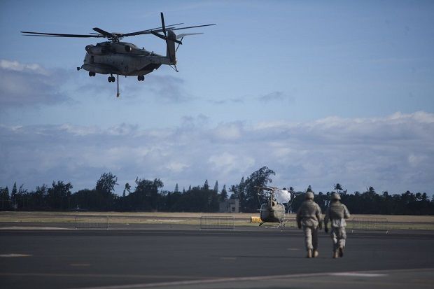 Dua Helikopter Tabrakan...