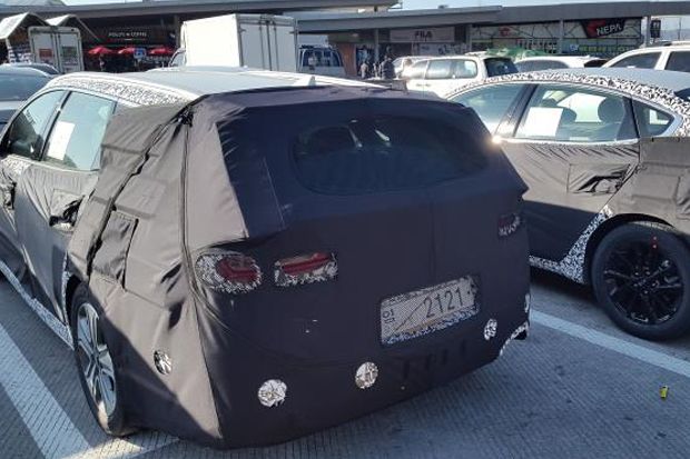 Spy Shots Kia Optima...