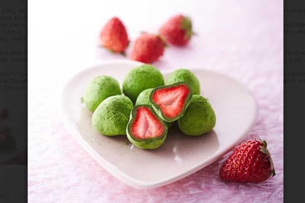 Stroberi Berbalut Matcha...
