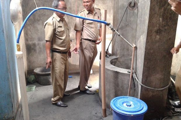 Ngebor Sumur, Warga...