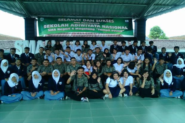 Siswa Thailand Kunjungi...