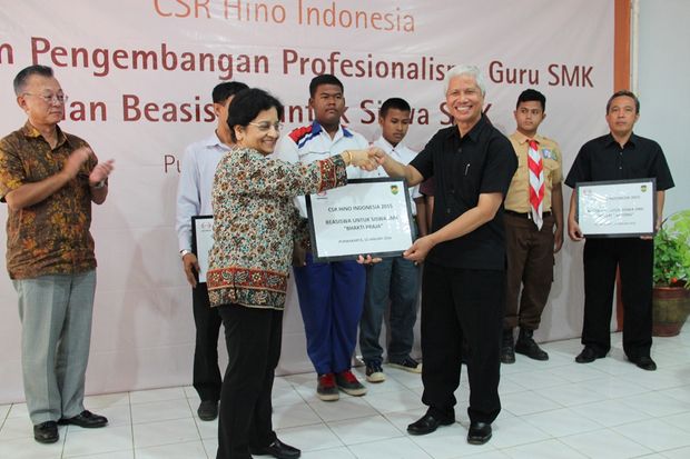Awali 2016 Hino Berikan...