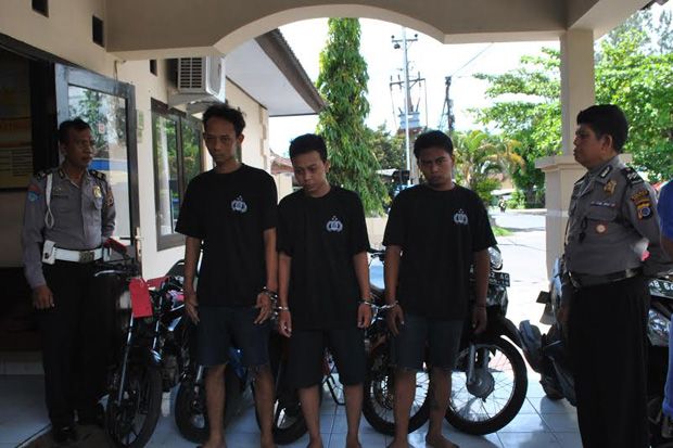 Polisi Ringkus Kawanan...