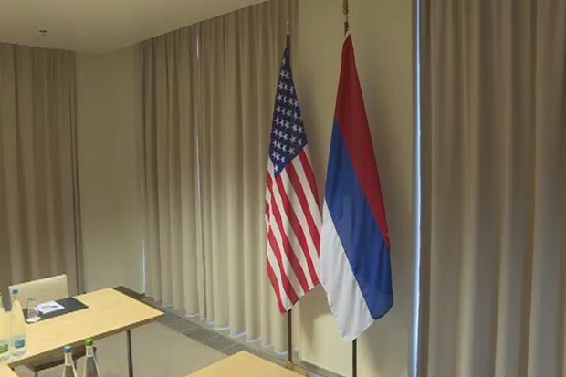 AS Pasang Bendera Rusia...