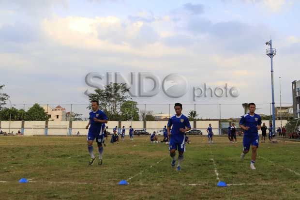 Dejan Lebih Pilih Persib...