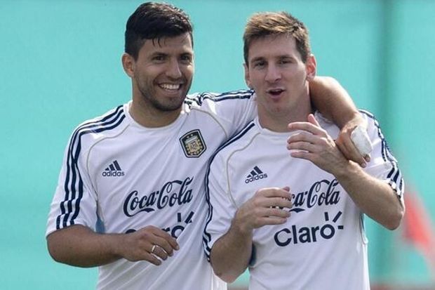 Rayu Messi, Manchester...