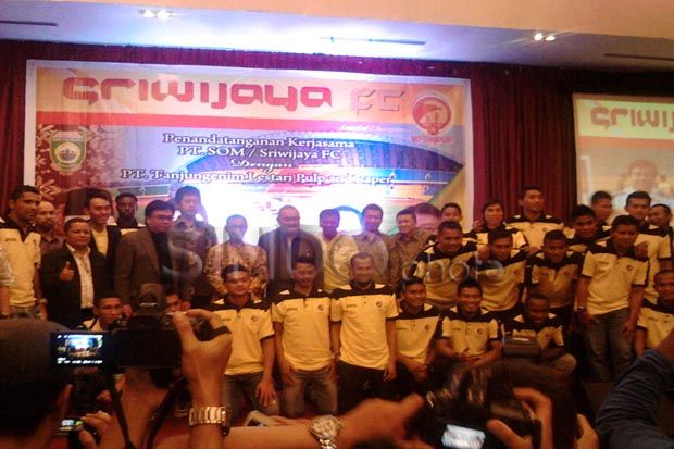 Firman Utina Cs Datang,...