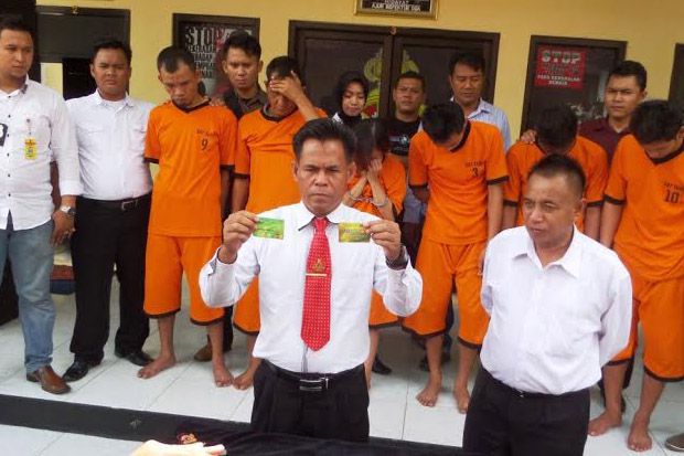 Sopir Angkot Jadi Gembong...