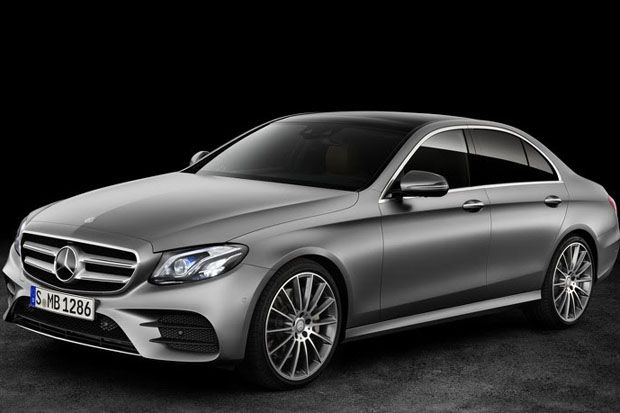 Mercedes Hadirkan Tiga...
