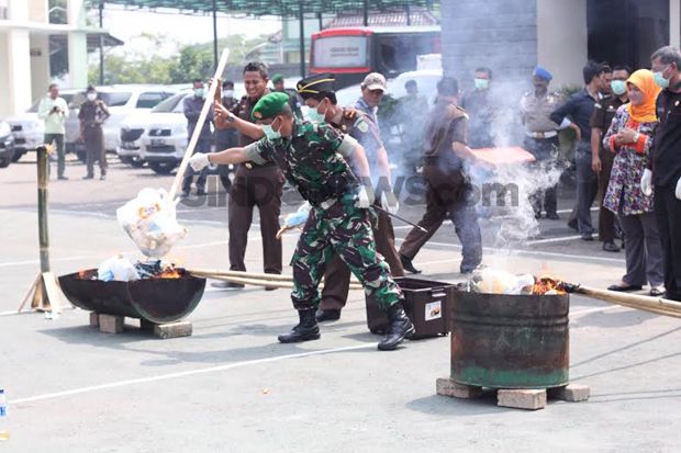 Kejari Cikarang Bakar...