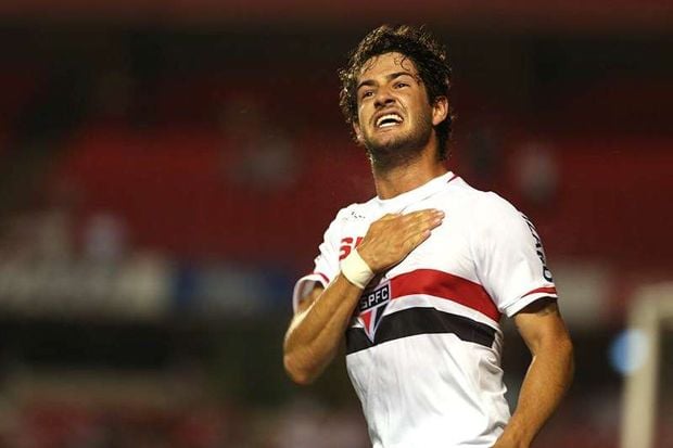 Terbang ke London, Pato...