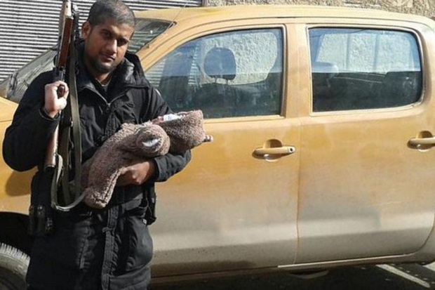 Algojo ISIS Puji Hitler...