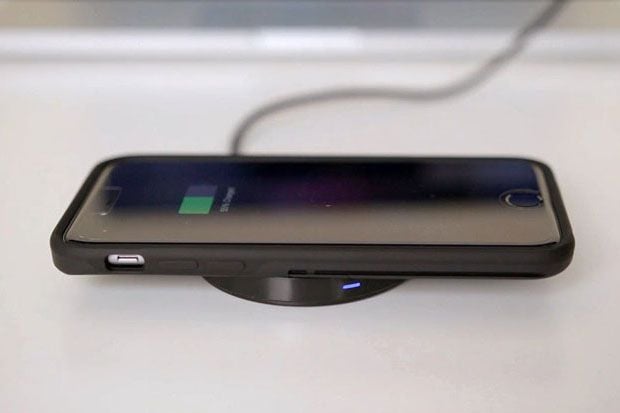 iPhone 7 Bisa Isi Baterai...